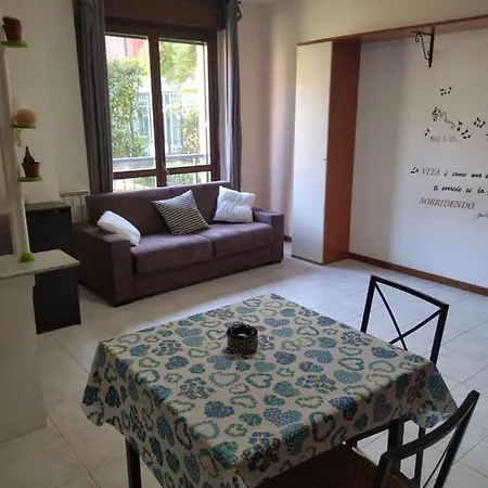 Monolocale Con Giardino Appartement